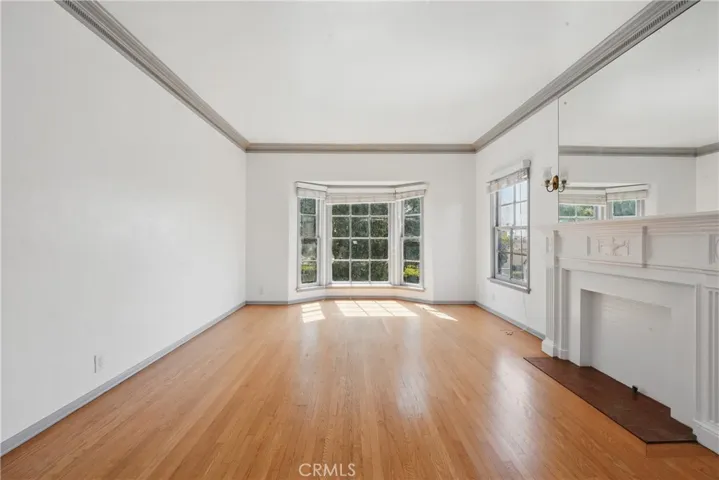 1327 S Burnside, Los Angeles, California 90019
