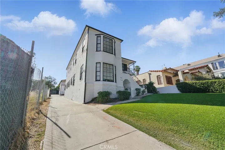 1327 S Burnside, Los Angeles, California 90019