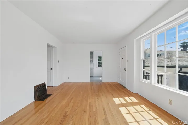 1327 S Burnside, Los Angeles, California 90019