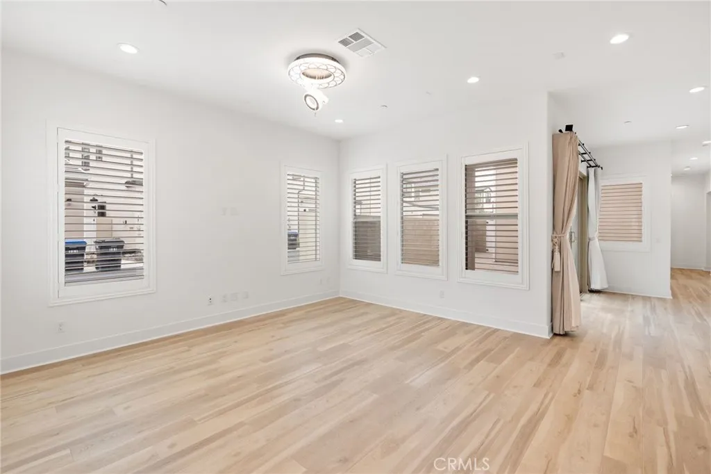 1131 Cadence, Irvine, California 92618 home-pic-3