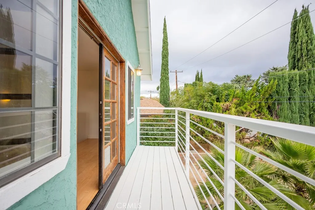 42718 Coolcrest Drive, Lake Hughes, California 93532 home-pic-7