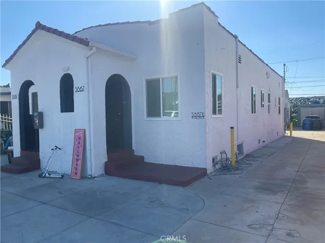 5867 5867 Bonsallo, Los Angeles, California 90044