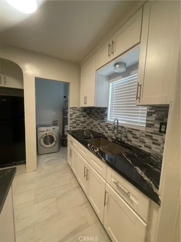 5867 5867 Bonsallo, Los Angeles, California 90044