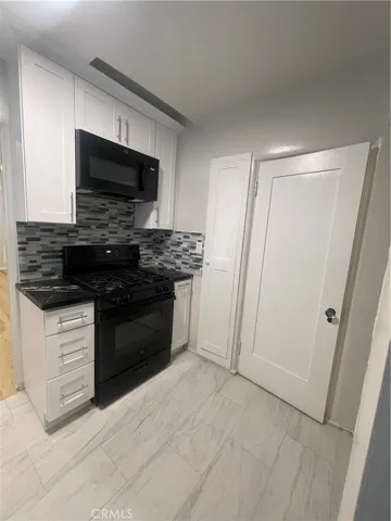 5867 5867 Bonsallo, Los Angeles, California 90044