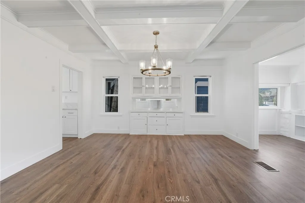 1261 W 51st Place, Los Angeles, California 90037 home-pic-4