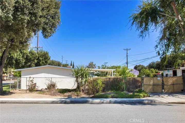 102 E Pioneer, Redlands, California 92374