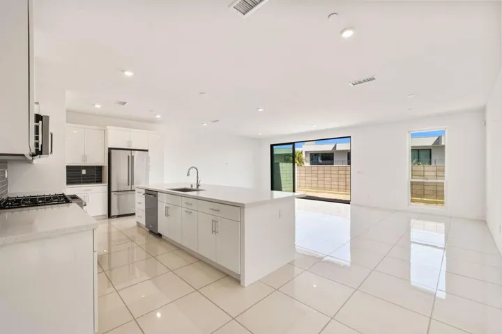 53-web-or-mls-8M4A9875