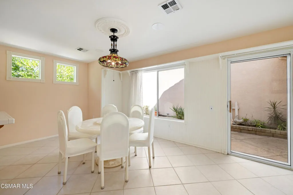 5657 Pansy Street, Simi Valley, California 93063 home-pic-8