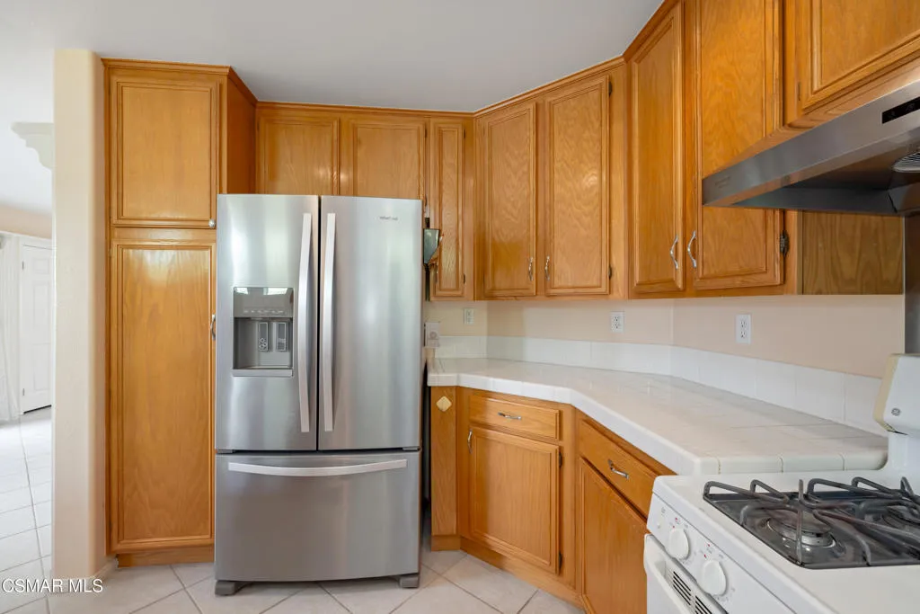 5657 Pansy Street, Simi Valley, California 93063 home-pic-11