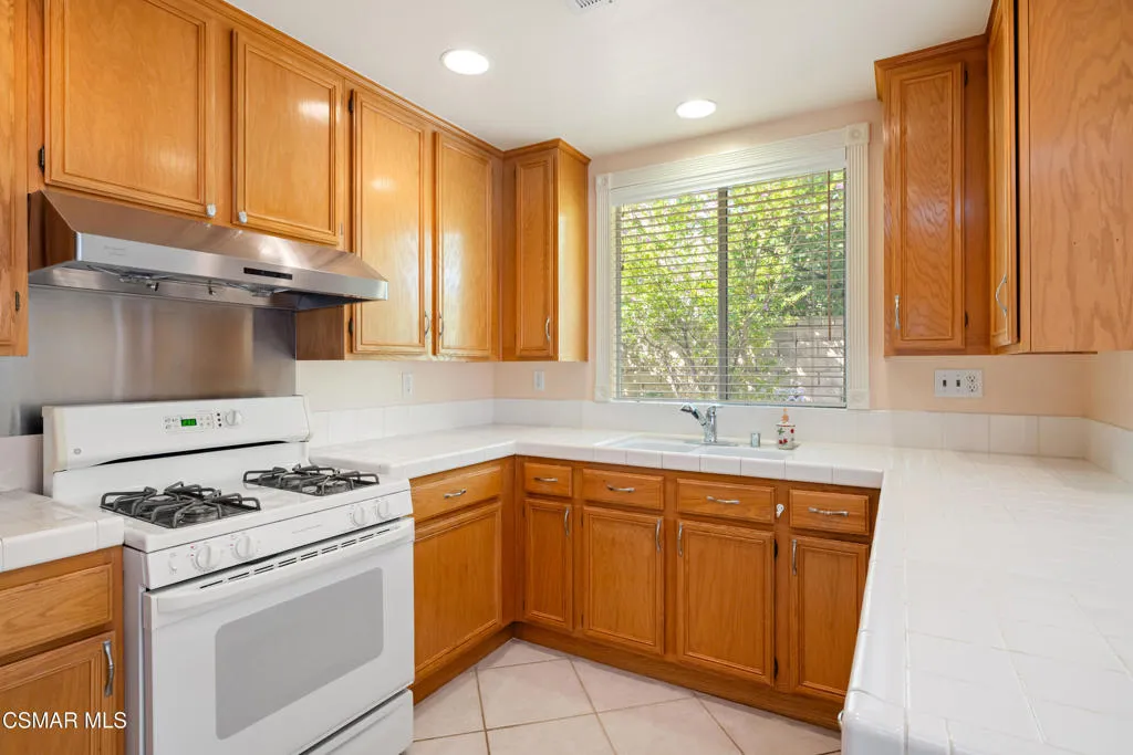 5657 Pansy Street, Simi Valley, California 93063 home-pic-10