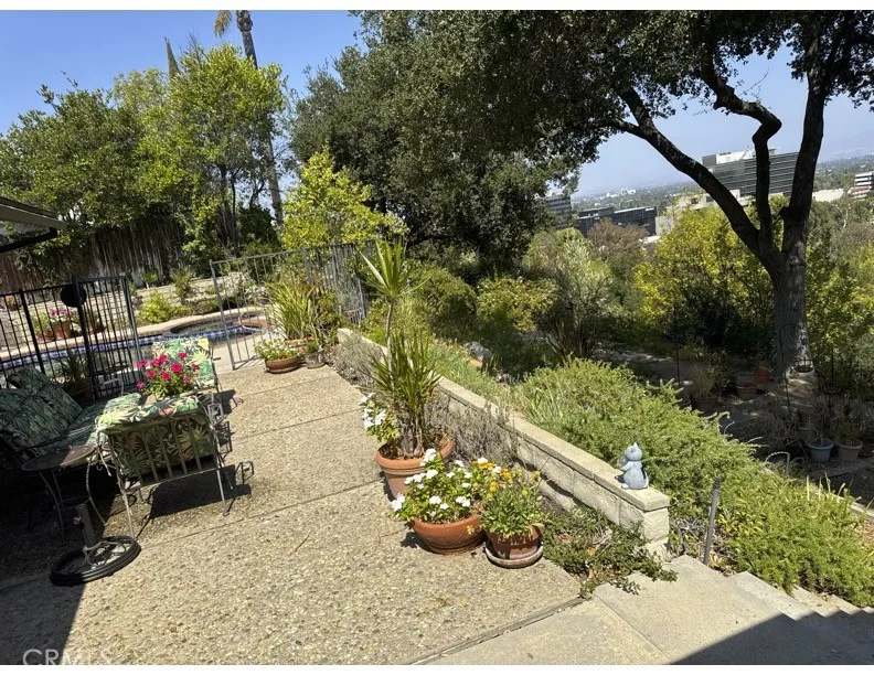 16216 16216 Bertella Drive, Encino, California 91436 home-pic-5