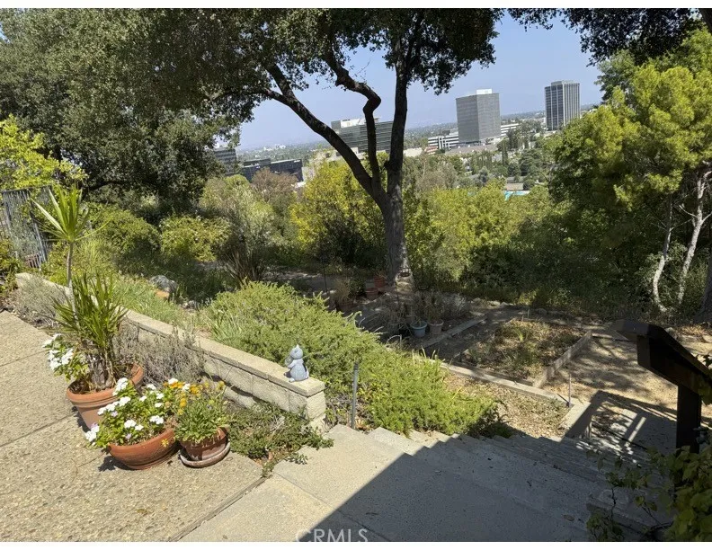 16216 16216 Bertella Drive, Encino, California 91436 home-pic-3