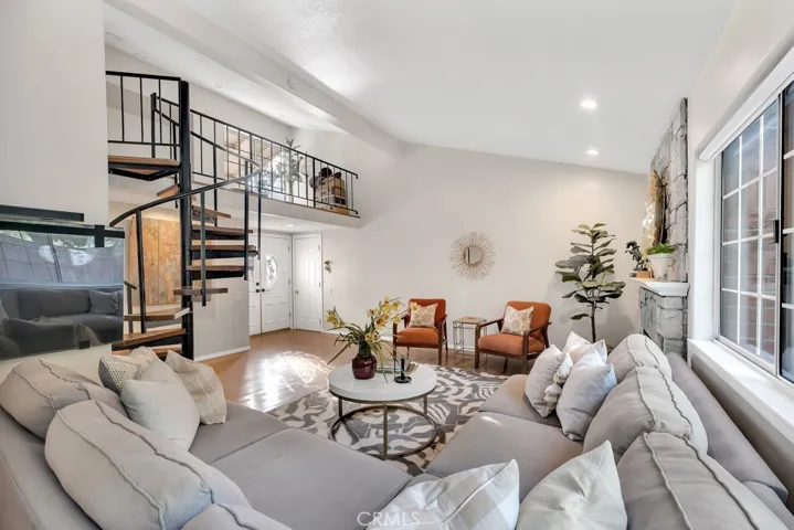 6693 Ardenwood, Simi Valley, California 93063
