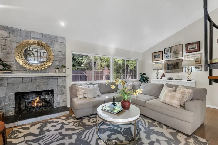 6693 Ardenwood, Simi Valley, California 93063