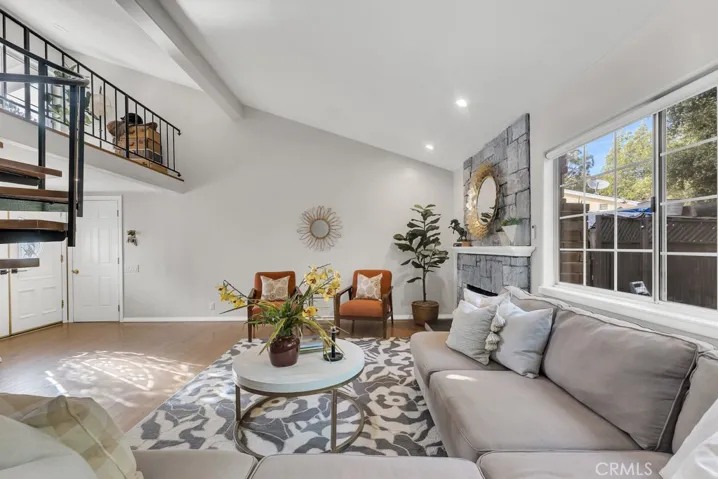6693 Ardenwood, Simi Valley, California 93063