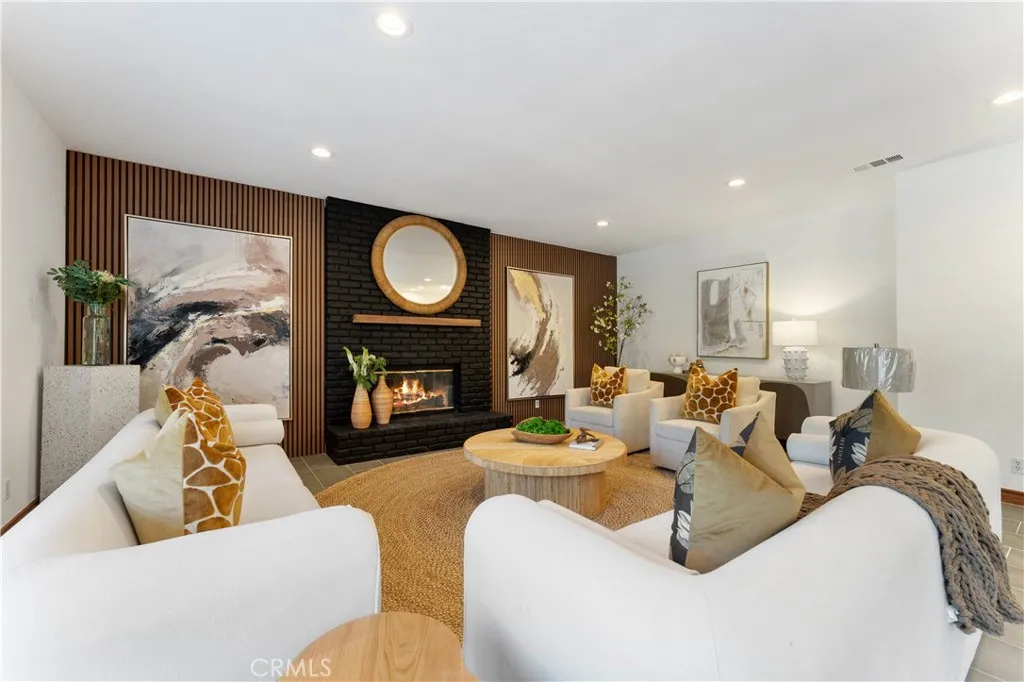 1011 Rodeo Road, Arcadia, California 91006 home-pic-11