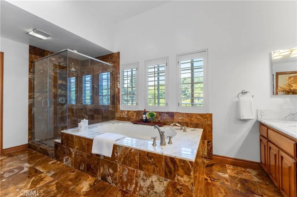1011 Rodeo Road, Arcadia, California 91006 home-pic-27