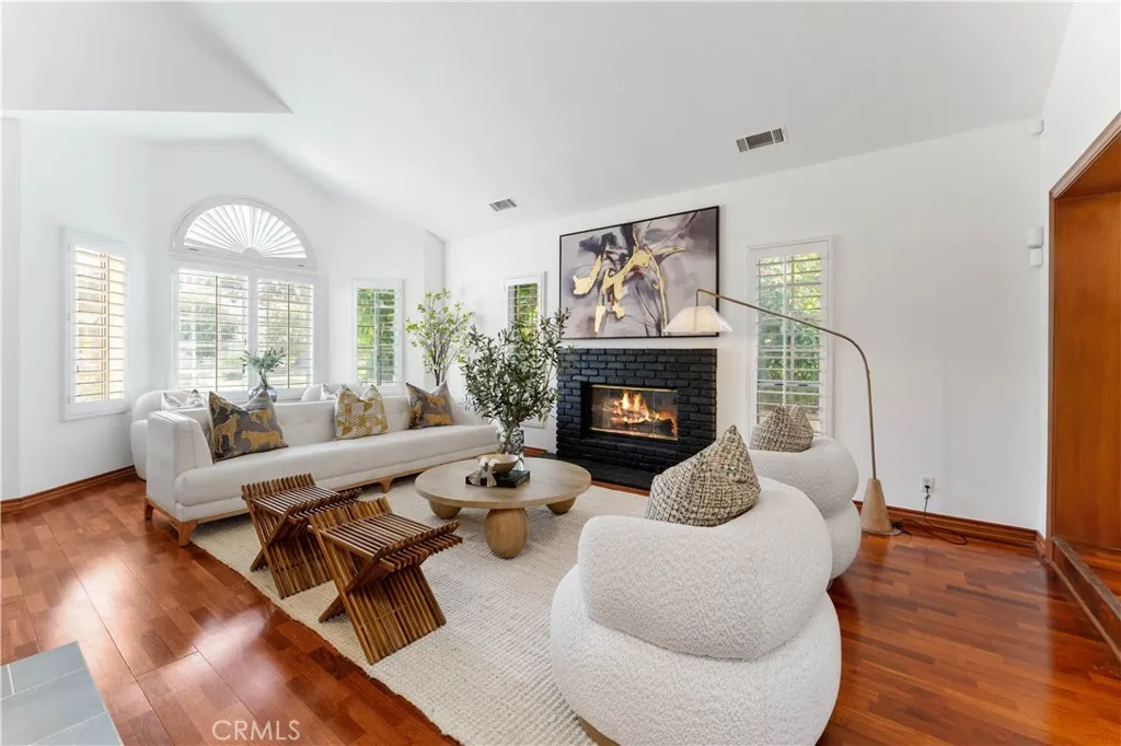 1011 Rodeo Road, Arcadia, California 91006 home-pic-4