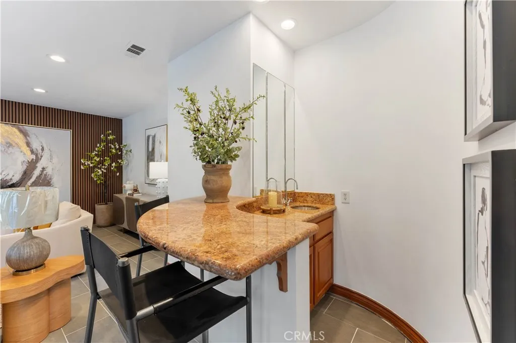 1011 Rodeo Road, Arcadia, California 91006 home-pic-13