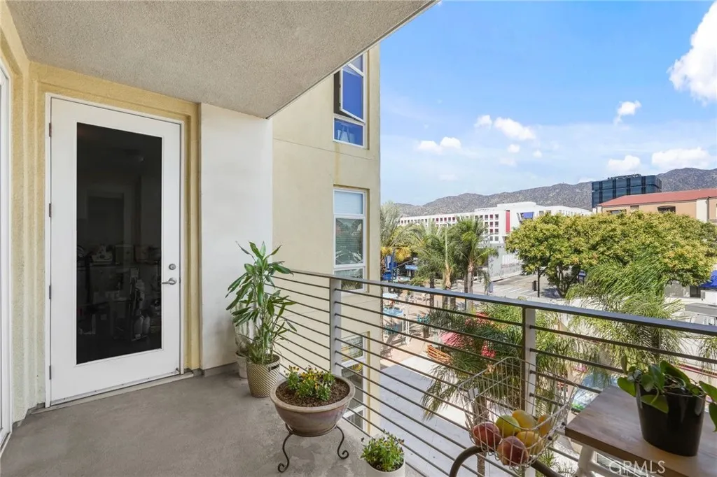 250 N First Street 436, Burbank, California 91502 home-pic-23