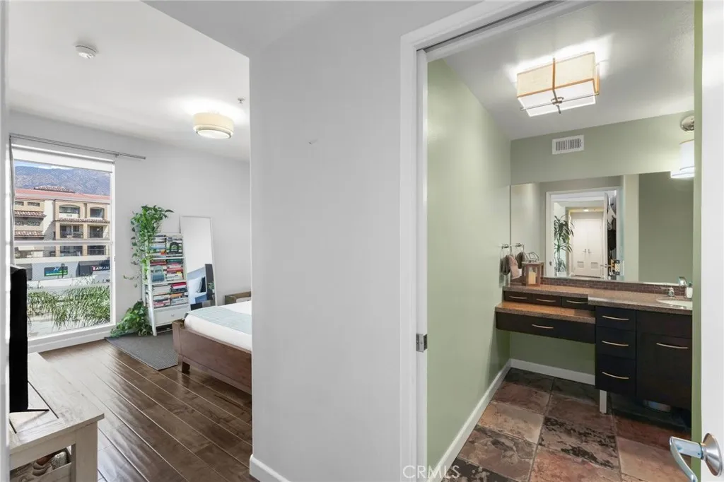 250 N First Street 436, Burbank, California 91502 home-pic-13