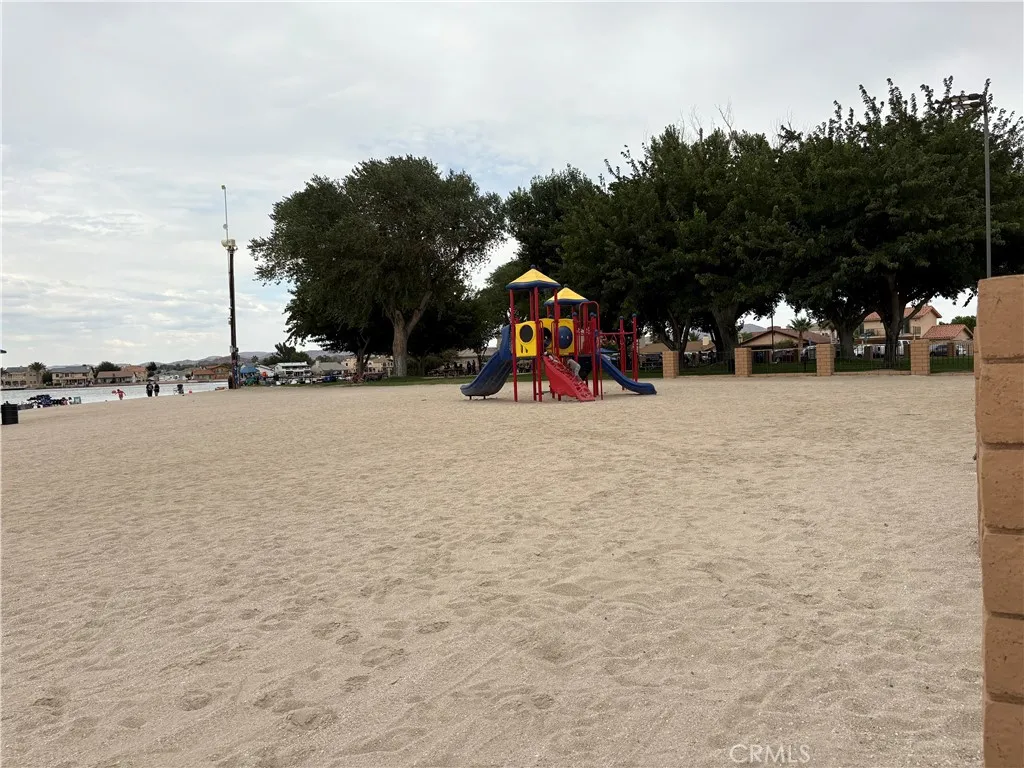 14087 Driftwood, Victorville, California 92395 home-pic-32