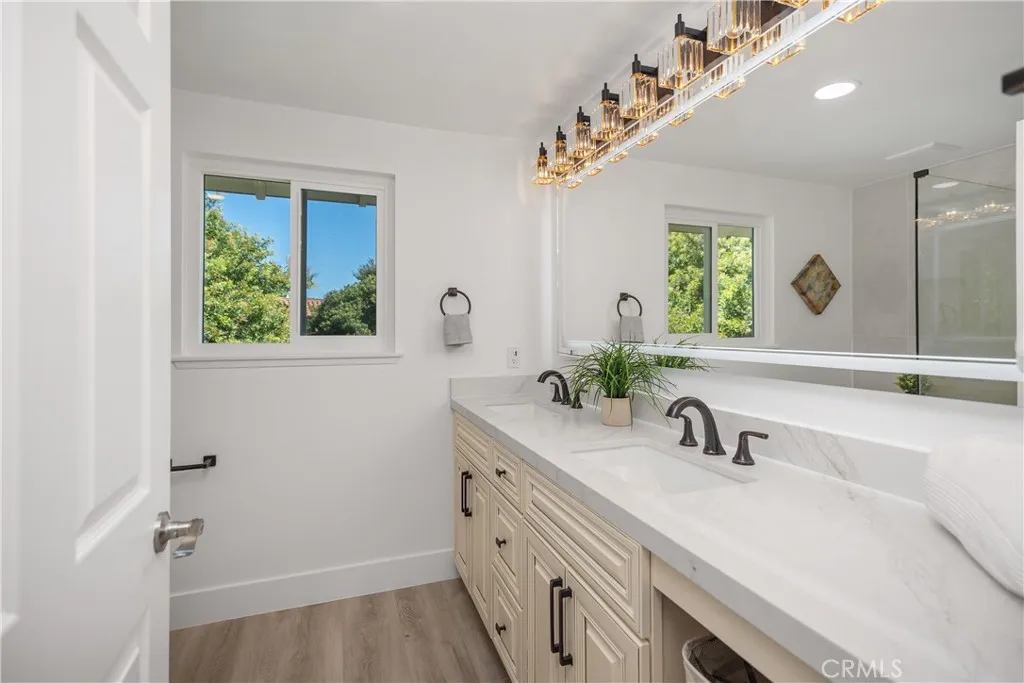 2171 Via Mariposa E N, Laguna Woods, California 92637 home-pic-27