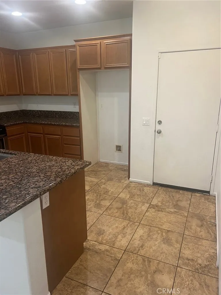 15723 Parkhouse 6, Fontana, California 92336 home-pic-11