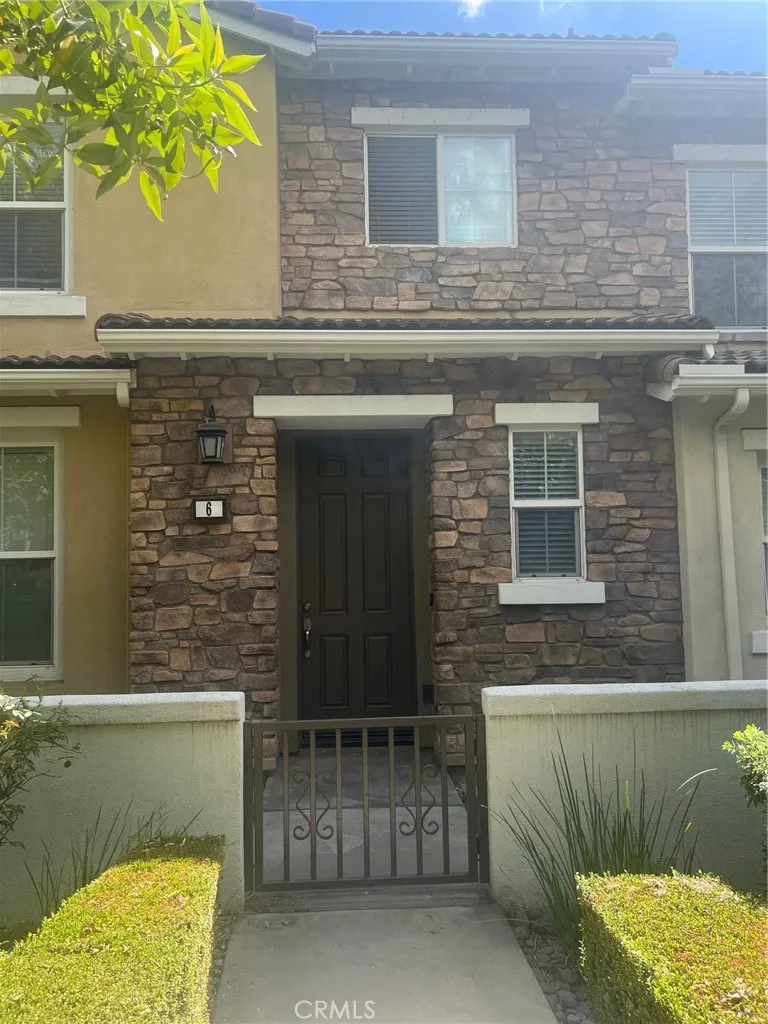 15723 Parkhouse 6, Fontana, California 92336 home-pic-0