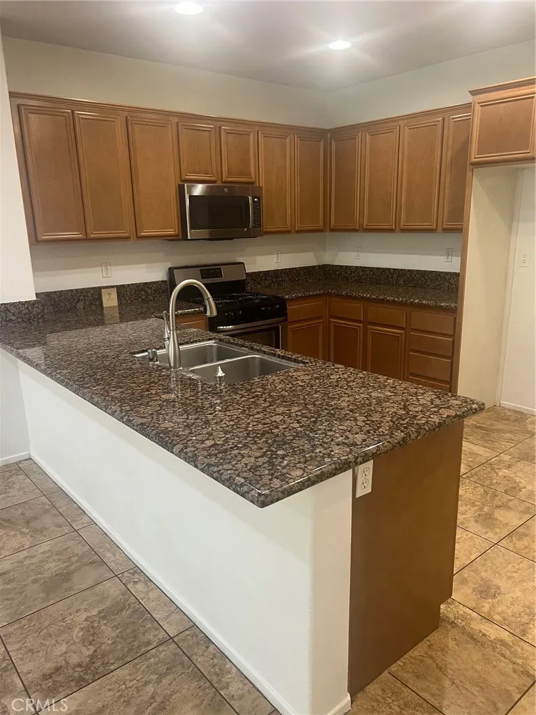 15723 Parkhouse 6, Fontana, California 92336 home-pic-10