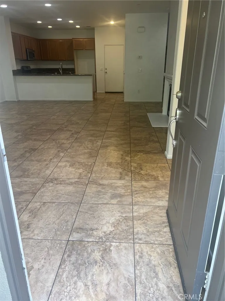 15723 Parkhouse 6, Fontana, California 92336 home-pic-5