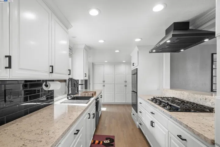 5055 Discovery Pt, Discovery Bay, California 94505