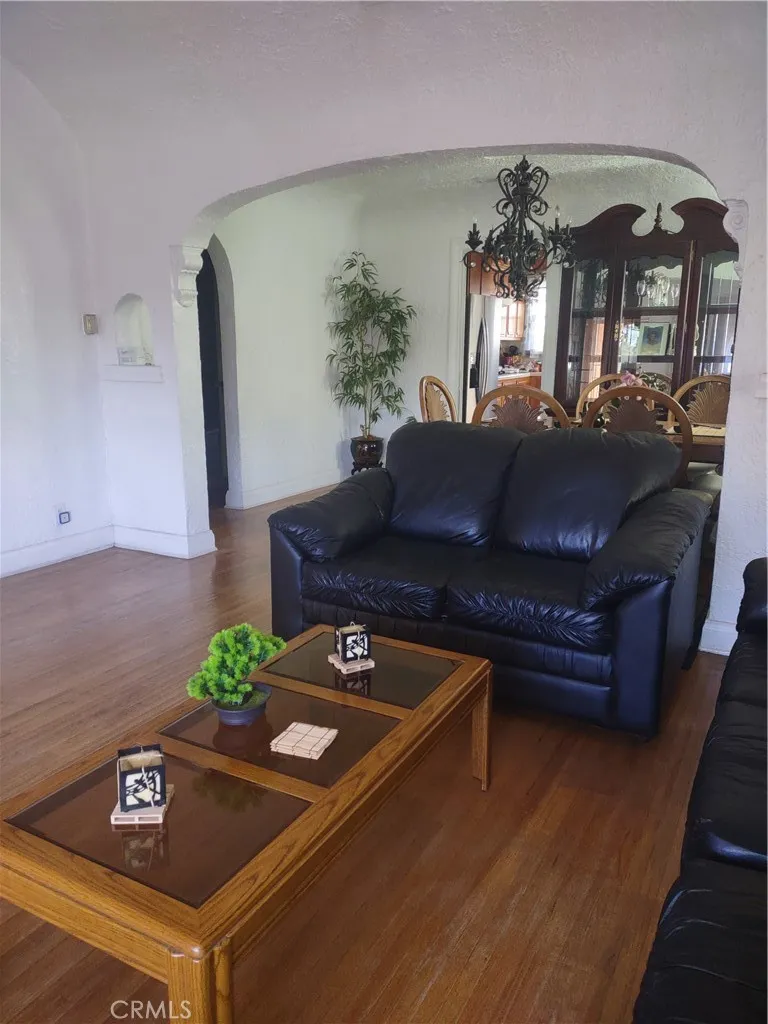 1449 W 81st Street, Los Angeles, California 90047 home-pic-3