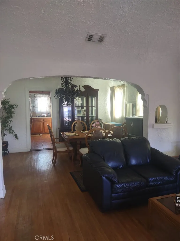 1449 W 81st Street, Los Angeles, California 90047 home-pic-4