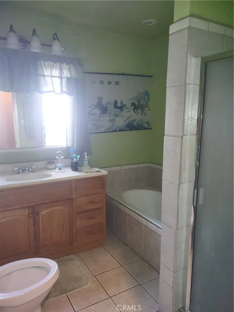 1449 W 81st Street, Los Angeles, California 90047 home-pic-9