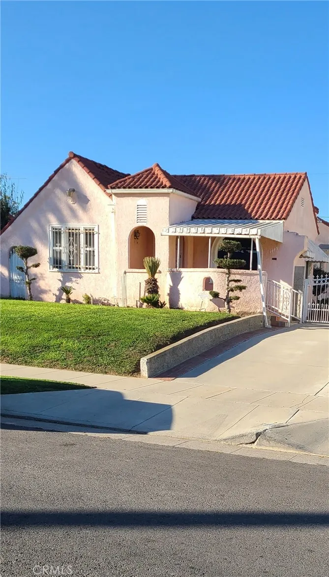 1449 W 81st Street, Los Angeles, California 90047 home-pic-0