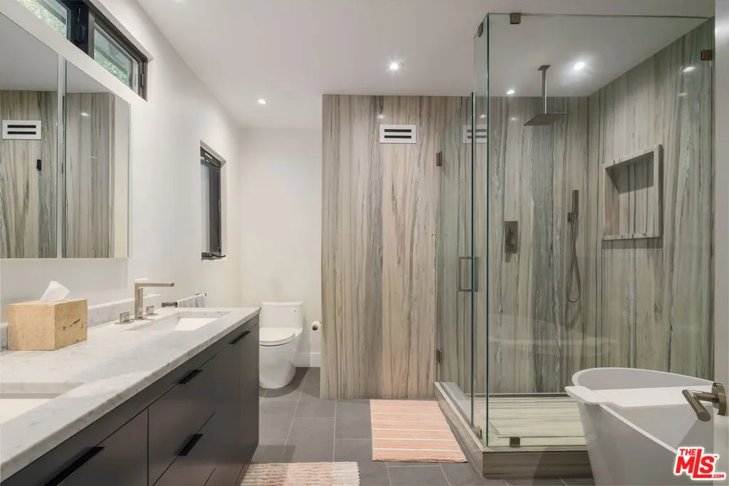 391 N Saltair Avenue, Los Angeles, California 90049 home-pic-8