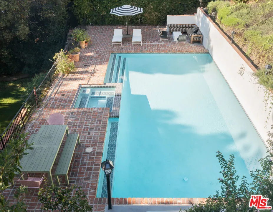 391 N Saltair Avenue, Los Angeles, California 90049 home-pic-16