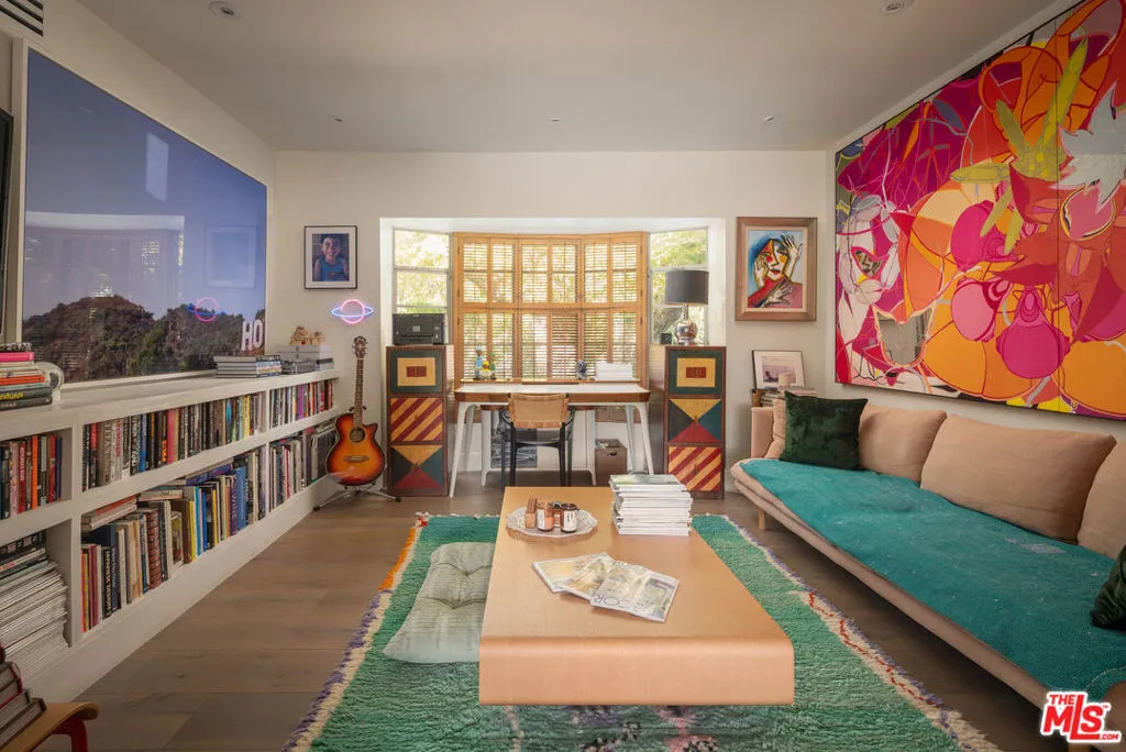 391 N Saltair Avenue, Los Angeles, California 90049 home-pic-4