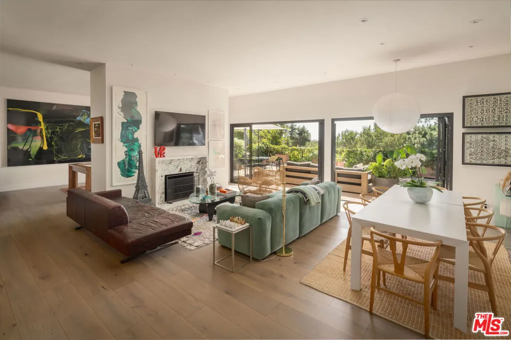 391 N Saltair Avenue, Los Angeles, California 90049 home-pic-1
