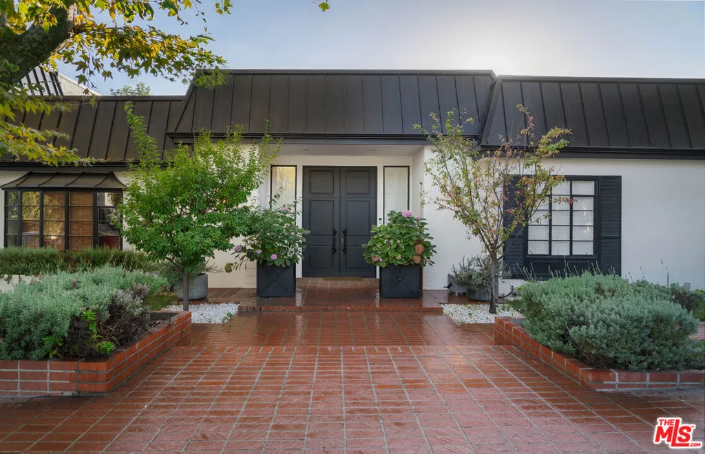 391 N Saltair Avenue, Los Angeles, California 90049 home-pic-18