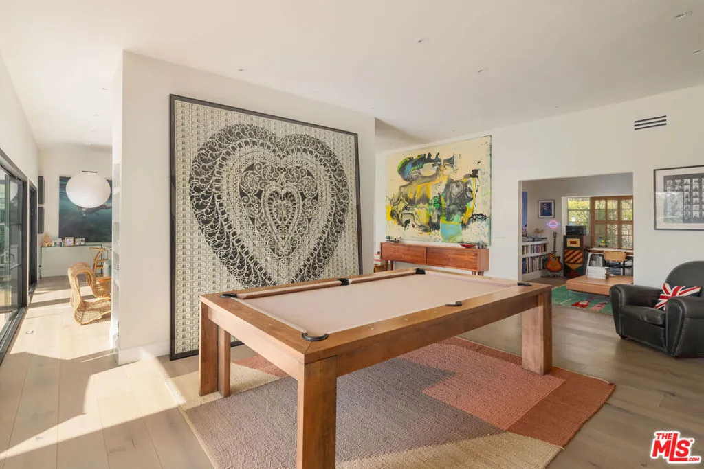 391 N Saltair Avenue, Los Angeles, California 90049 home-pic-3