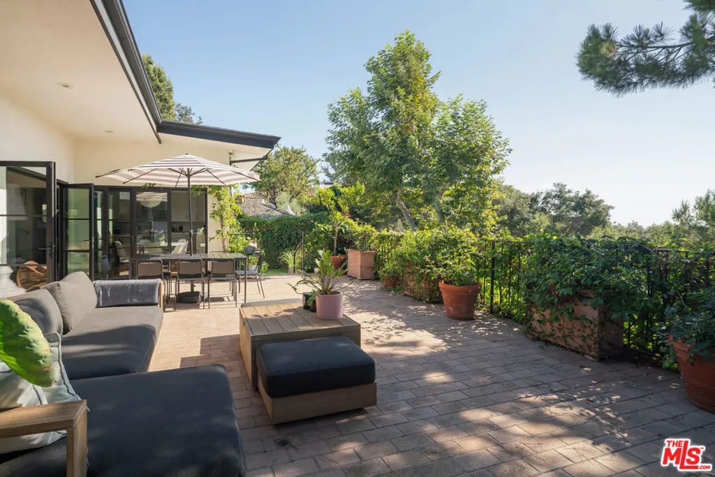 391 N Saltair Avenue, Los Angeles, California 90049 home-pic-14