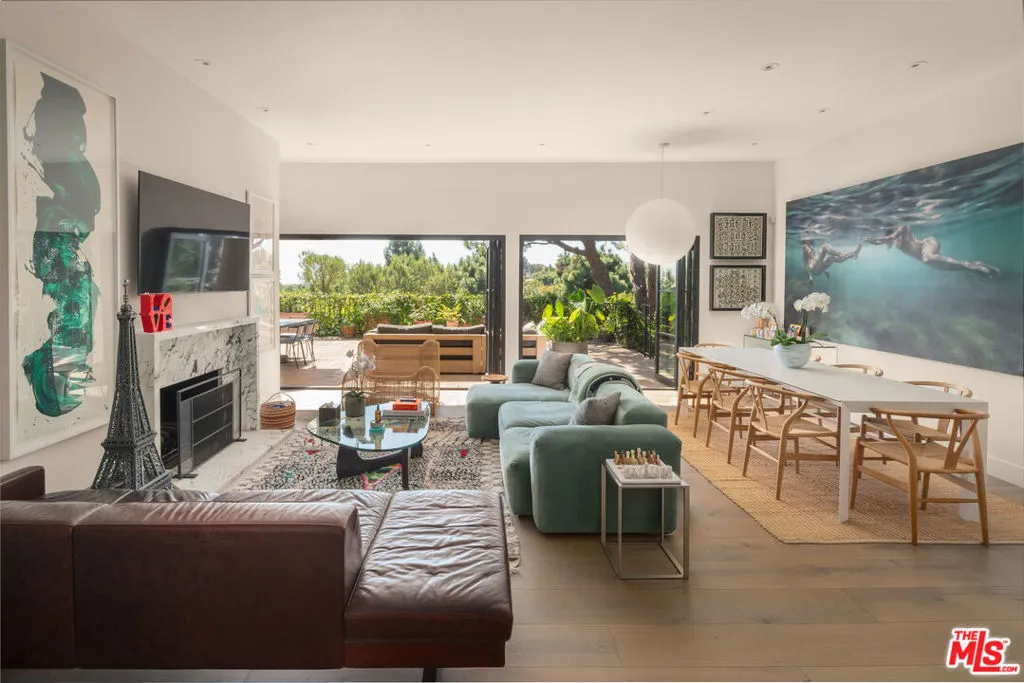 391 N Saltair Avenue, Los Angeles, California 90049 home-pic-2