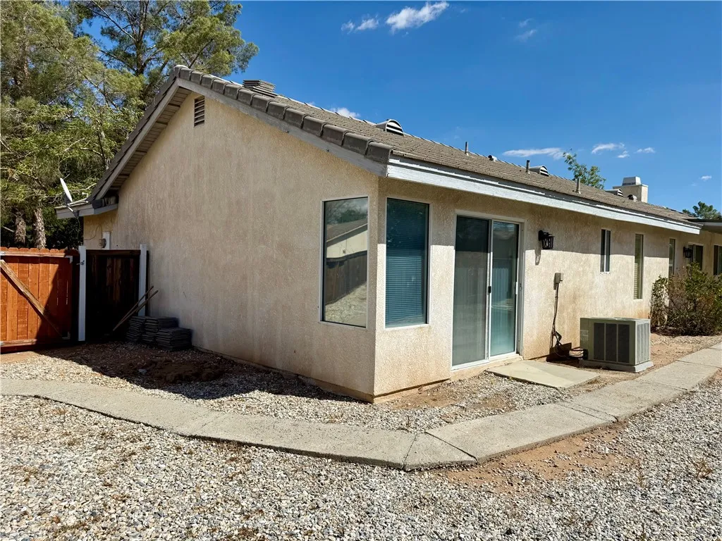 22594 Cuyama Court, Apple Valley, California 92307 home-pic-33