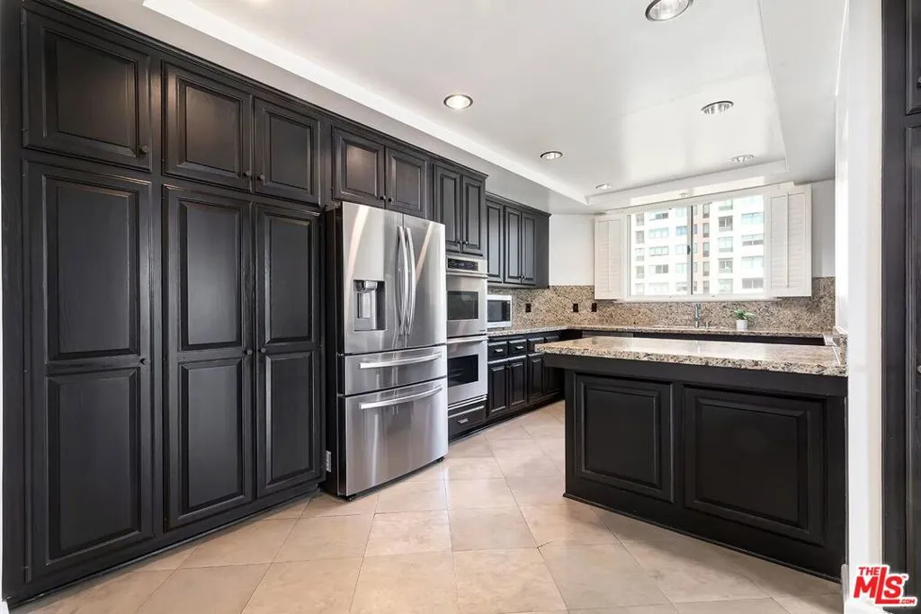 10550 Wilshire Boulevard 804, Los Angeles, California 90024 home-pic-10