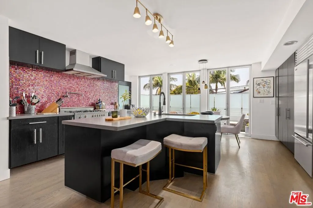 2014 Pacific Avenue, Venice, California 90291 home-pic-9