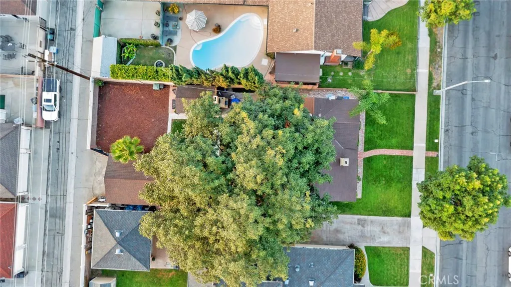 1527 N Avon Street, Burbank, California 91505 home-pic-32