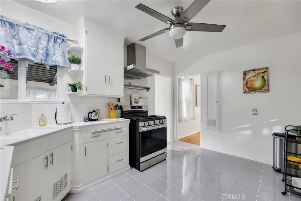 1527 N Avon Street, Burbank, California 91505 home-pic-12