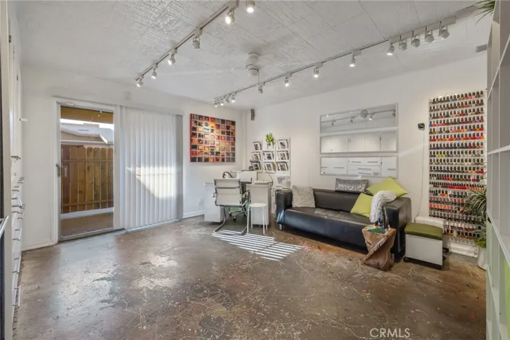 1490 W Shaw, Fresno, California 93711